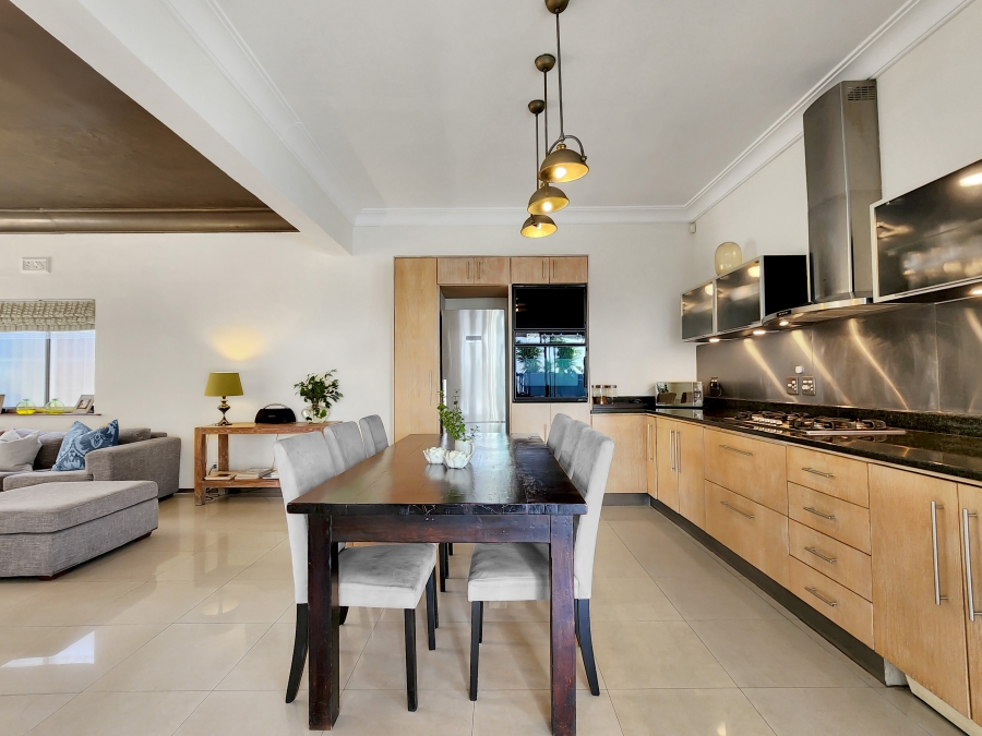 2 Bedroom Property for Sale in Sea Point Western Cape